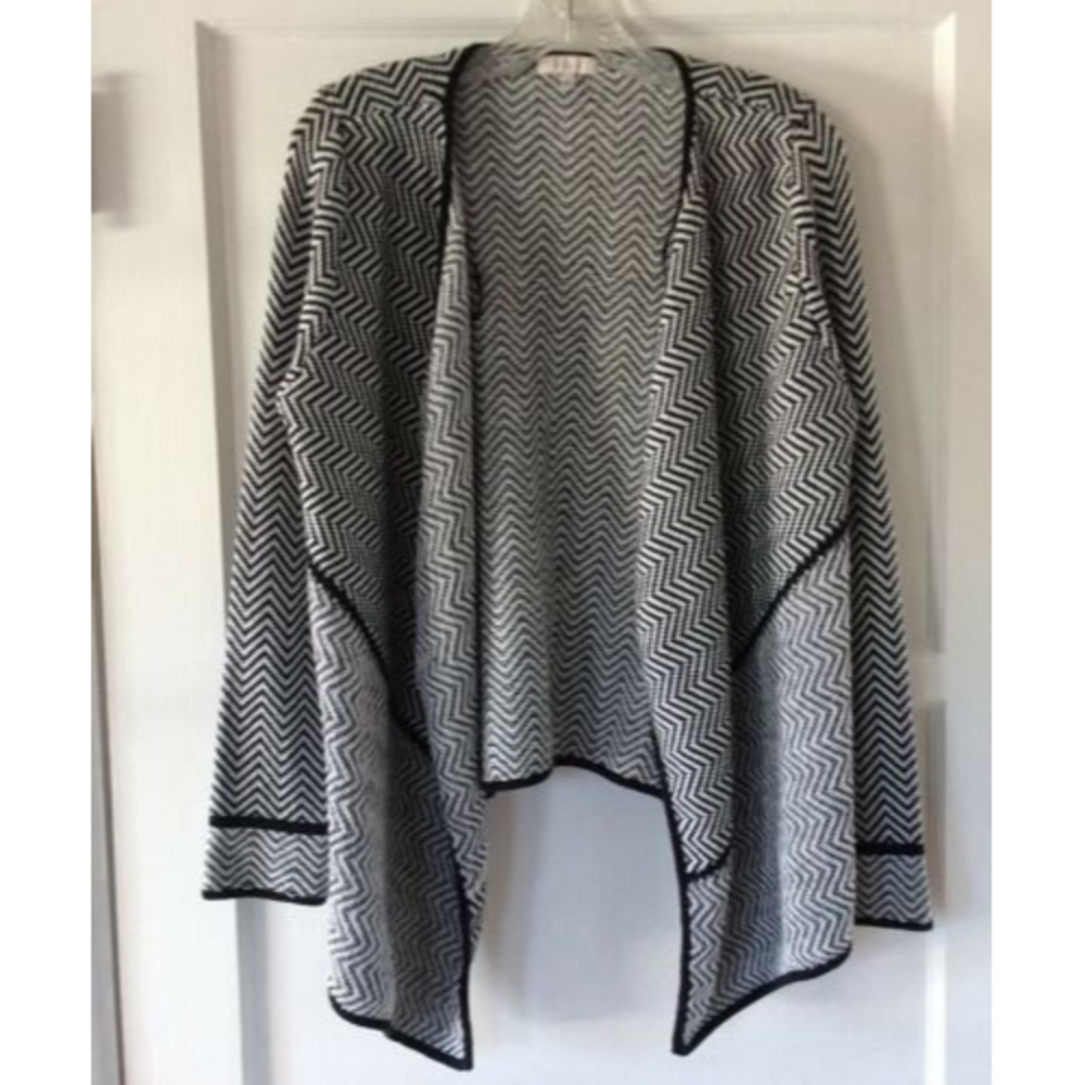 Halo Womens Cardigan Sweater Size Medium Black White Chevron Draped Point Hem